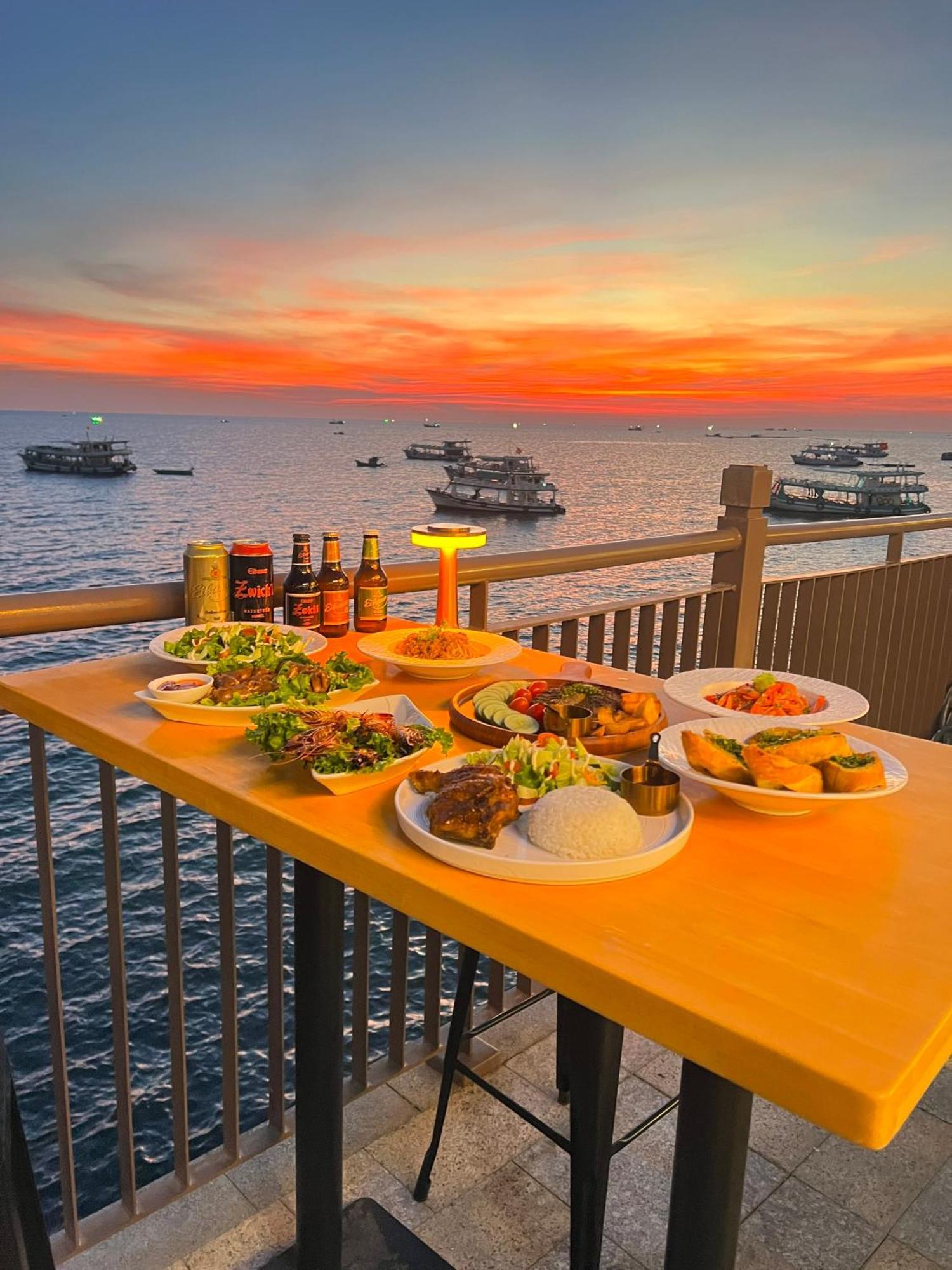 Sunset Sorrento Phu Quoc Aparthotel ภายนอก รูปภาพ